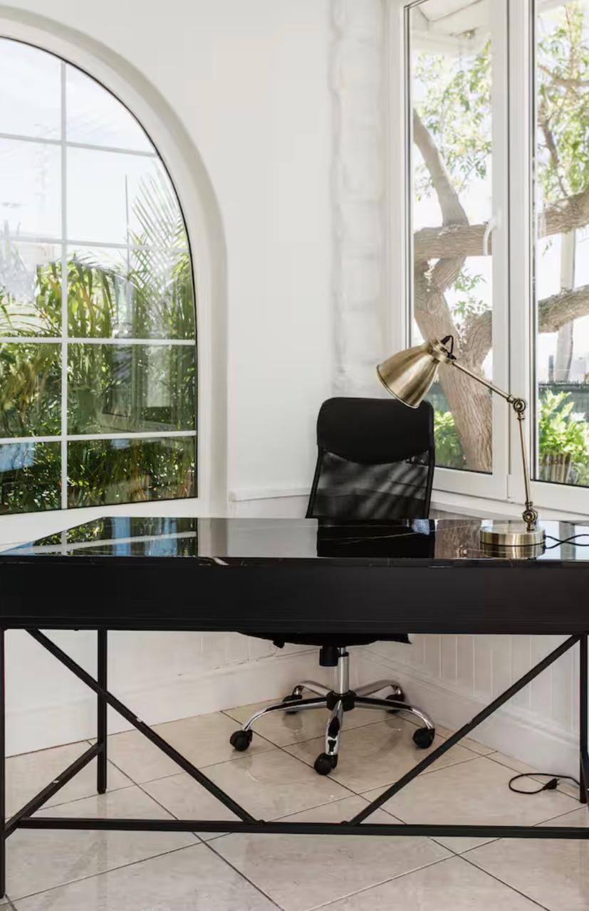 To Let 2 Bedroom Property for Rent in Green Point Western Cape